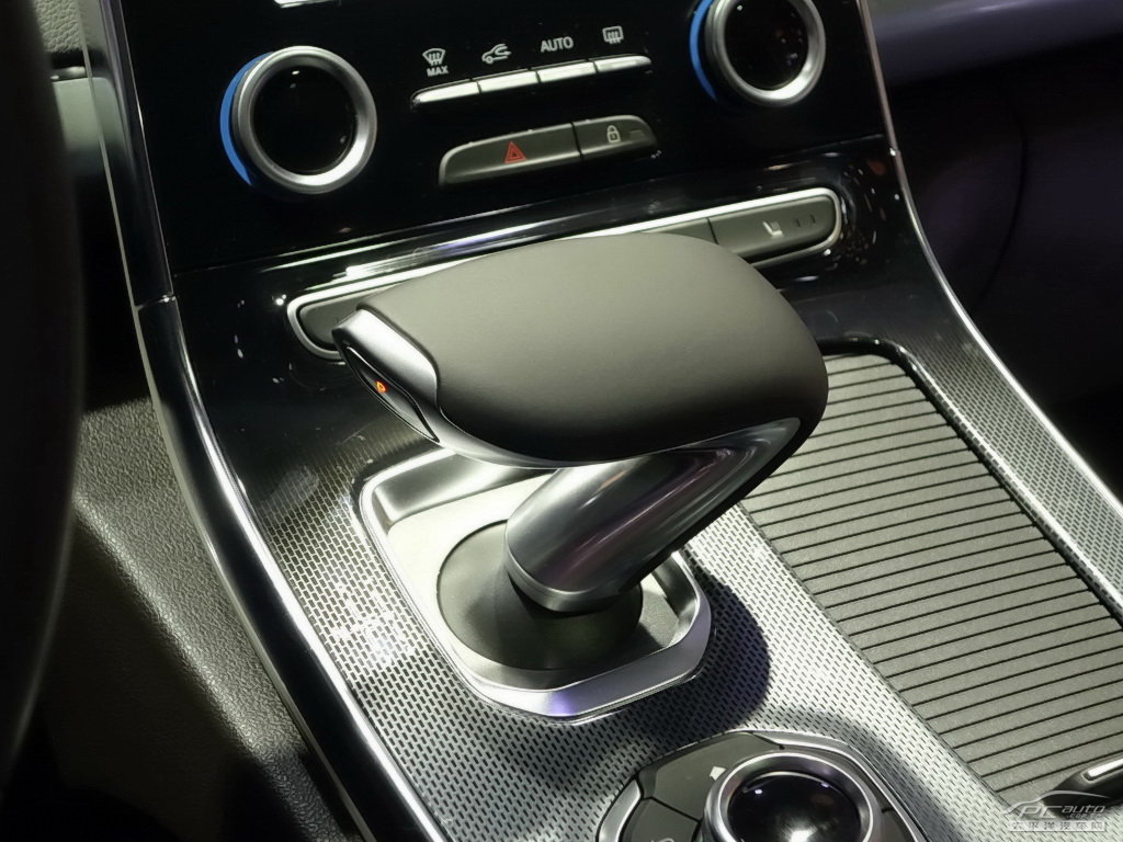 Espace經(jīng)典內(nèi)飾高清大圖