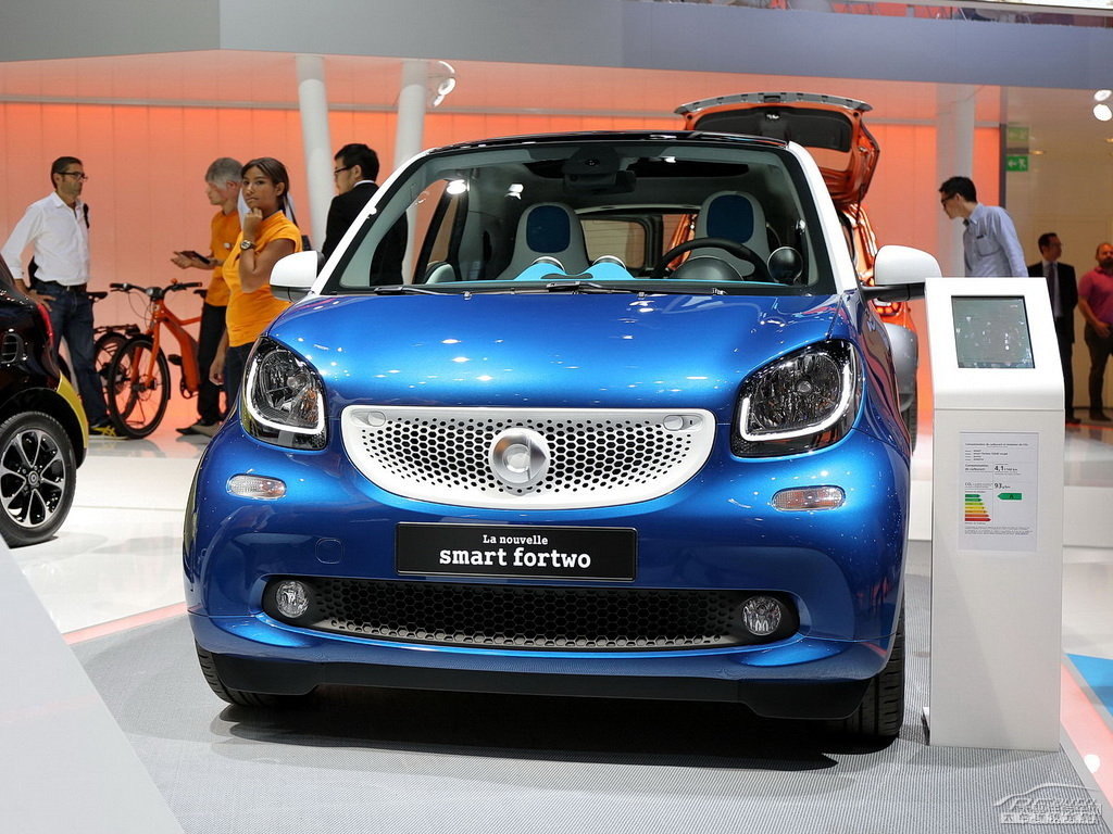 ǿ{(ln)smart fortwo܇(ch)^^DƬ