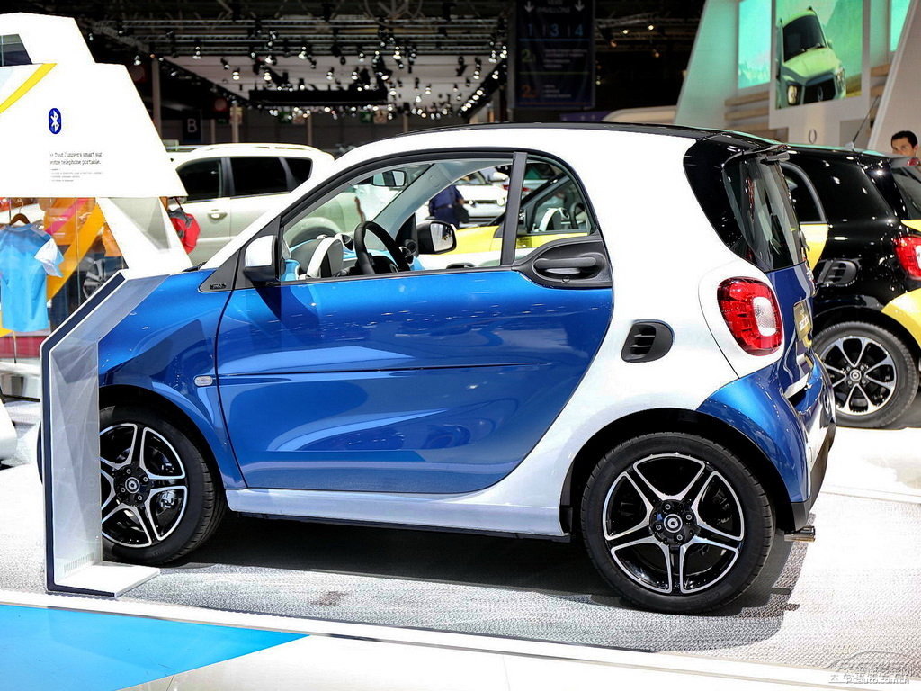 ǿ{smart fortwo܇^^DƬ