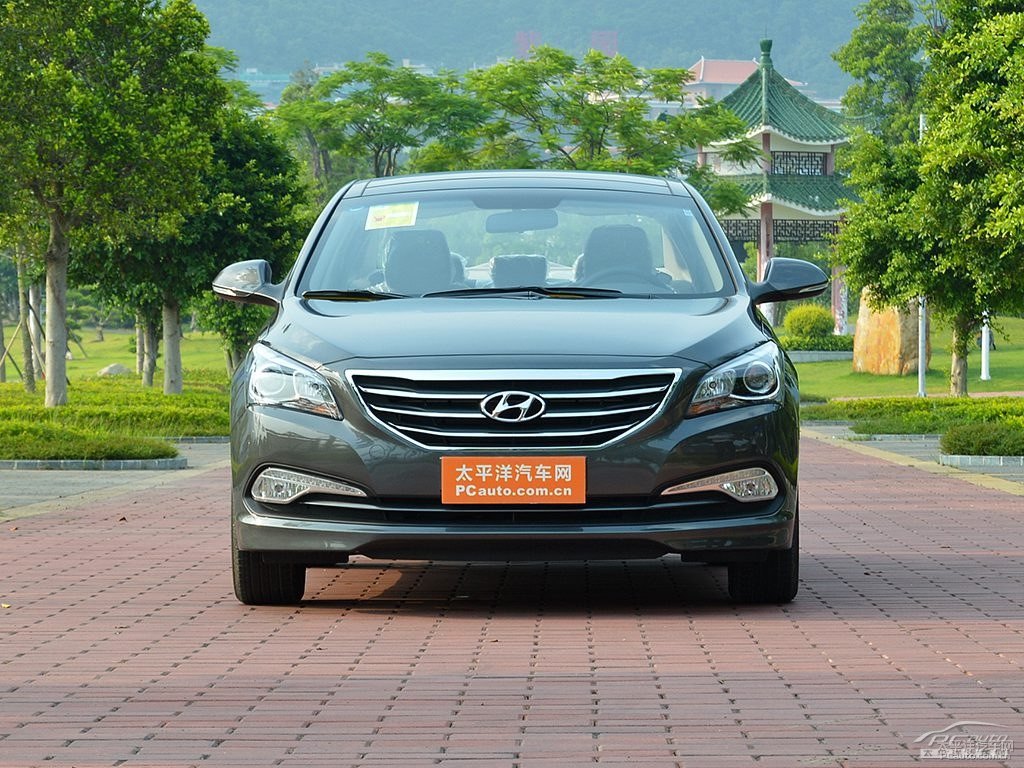 水墨灰名圖整車外觀外觀圖片