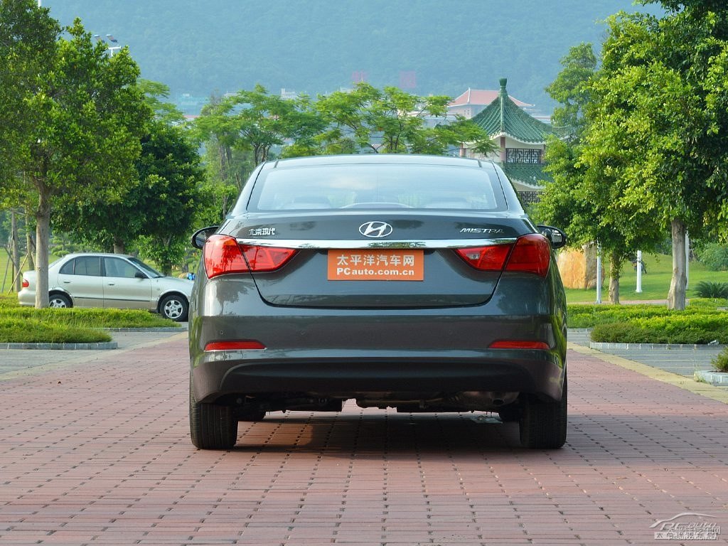 水墨灰名圖整車外觀外觀圖片