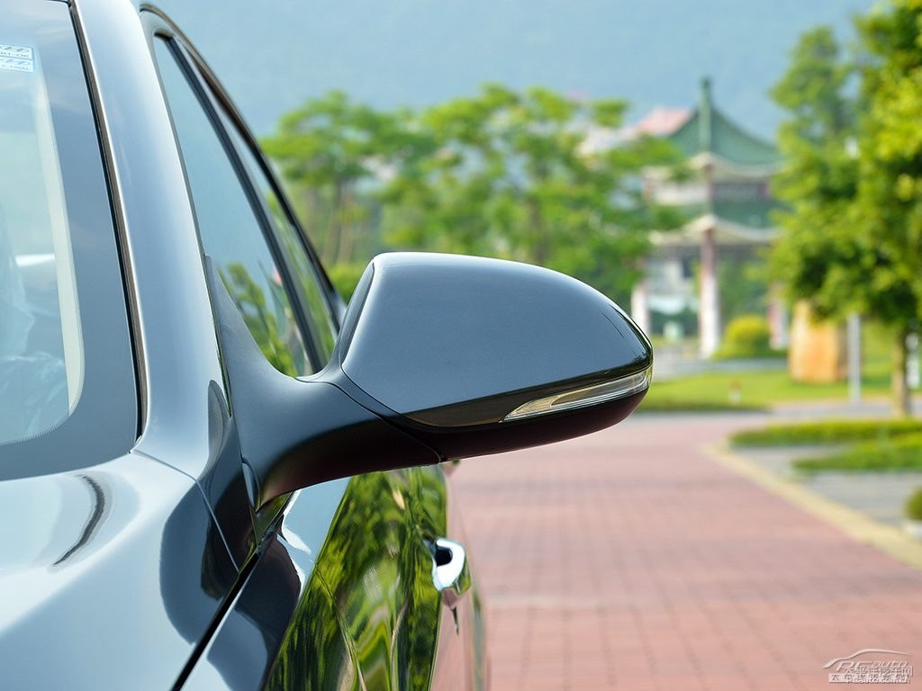 水墨灰名圖車身外觀圖片