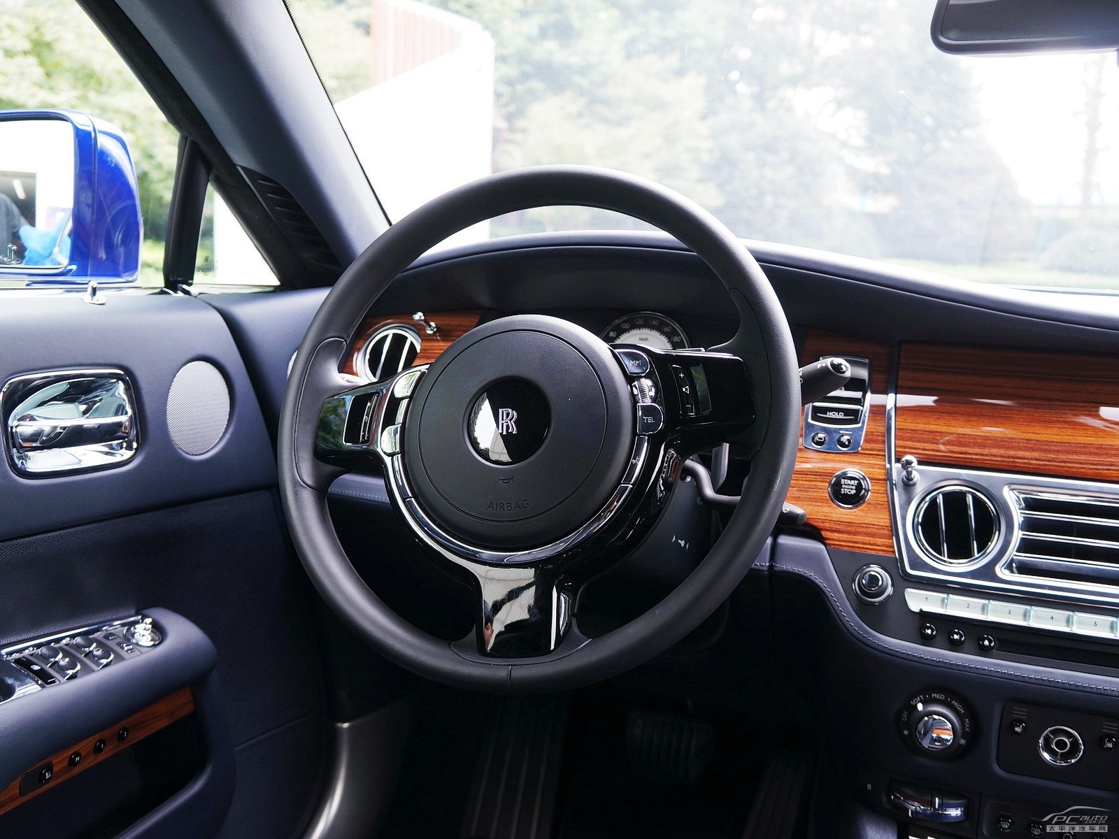 魅影內(nèi)飾高清大圖