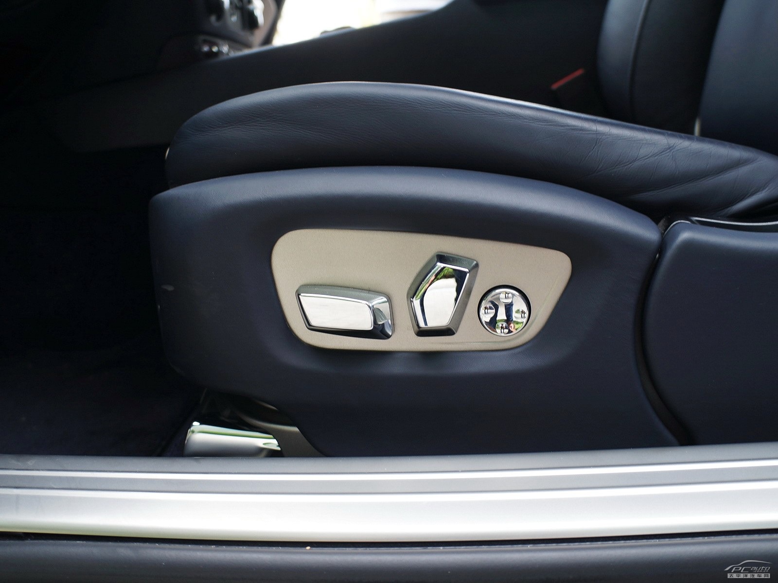 魅影內(nèi)飾高清大圖