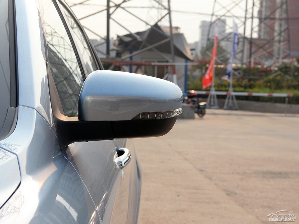海洋藍(lán)新帝豪車(chē)身外觀圖片