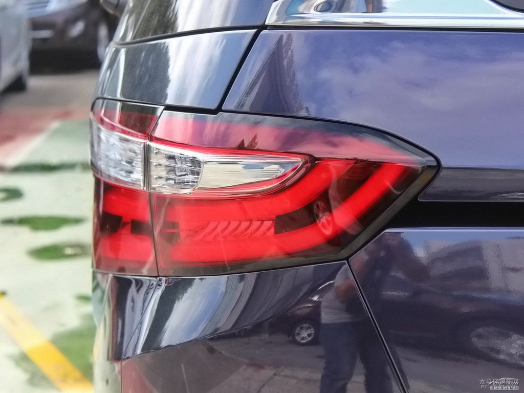 夢(mèng)幻紫奧德賽車尾外觀圖片