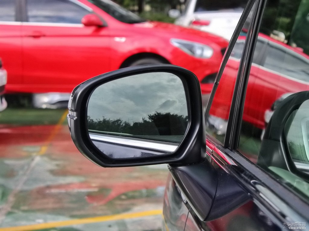 夢幻紫奧德賽車身外觀圖片