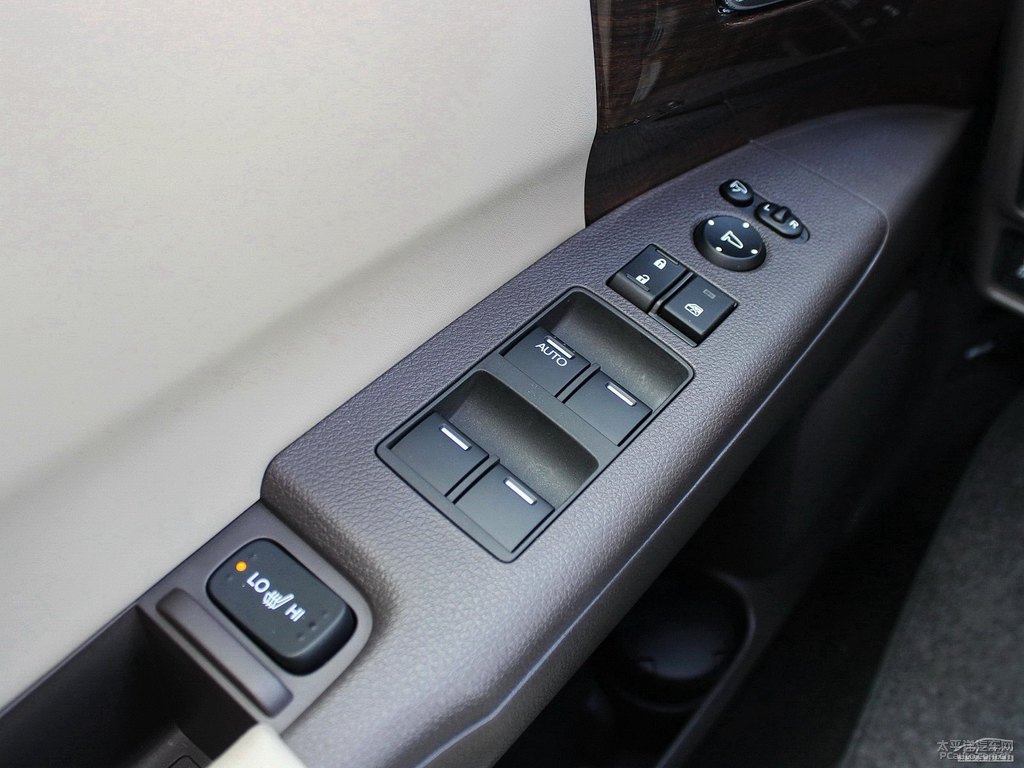 夢幻紫奧德賽車廂內(nèi)飾圖片