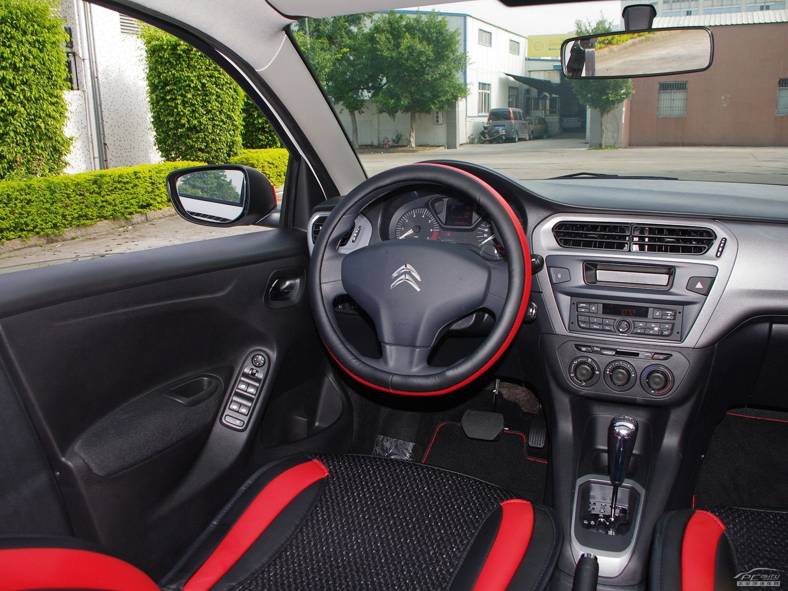 全新愛麗舍內(nèi)飾高清大圖