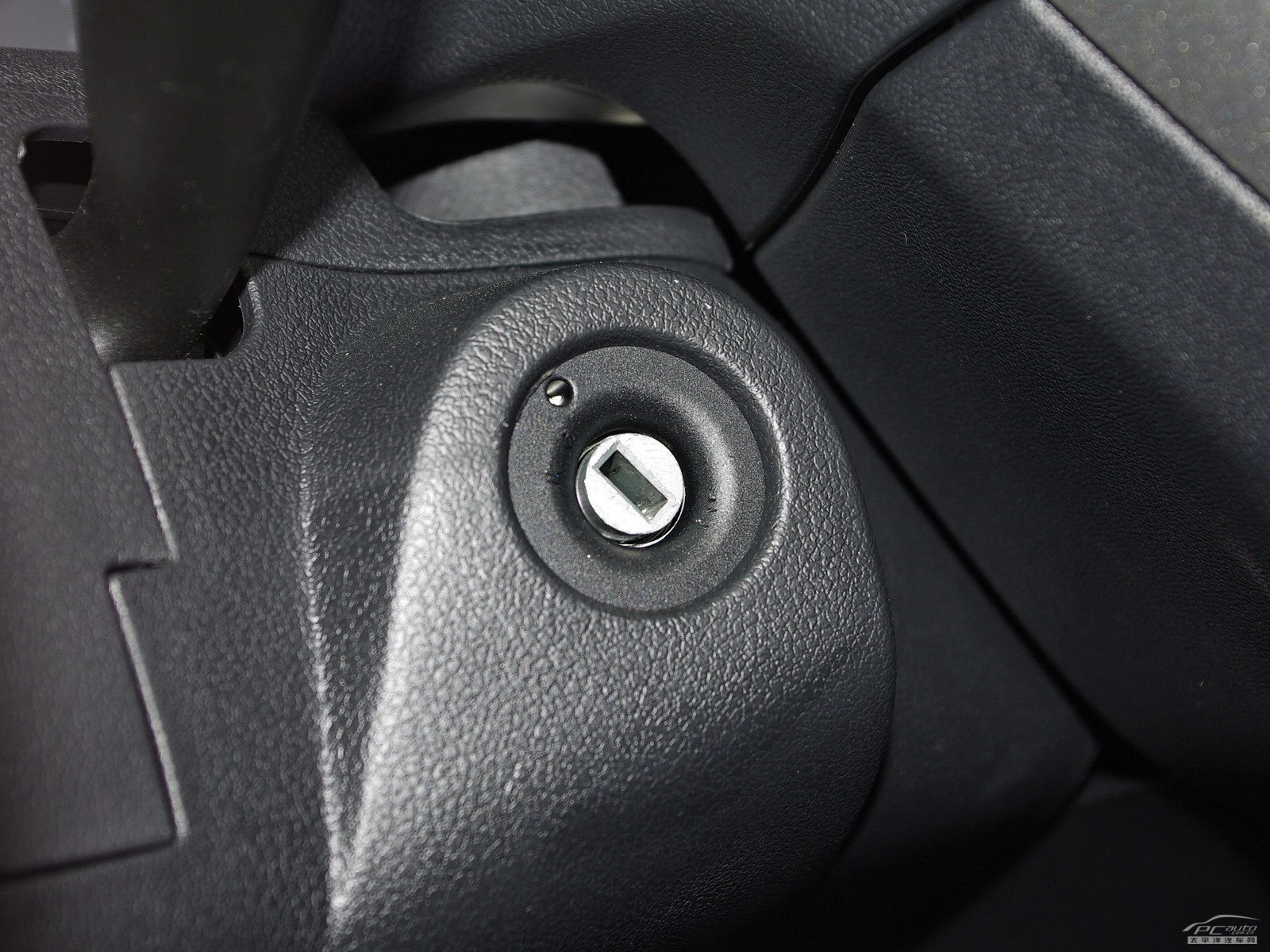 全新愛麗舍內(nèi)飾高清大圖