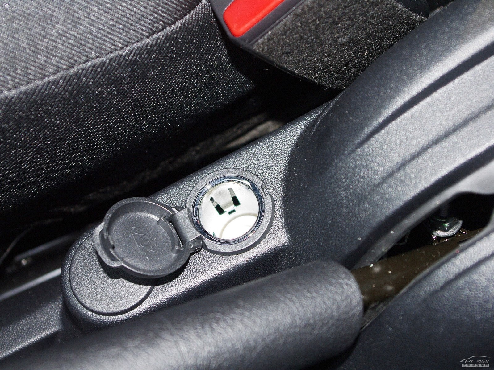 全新愛麗舍內(nèi)飾高清大圖