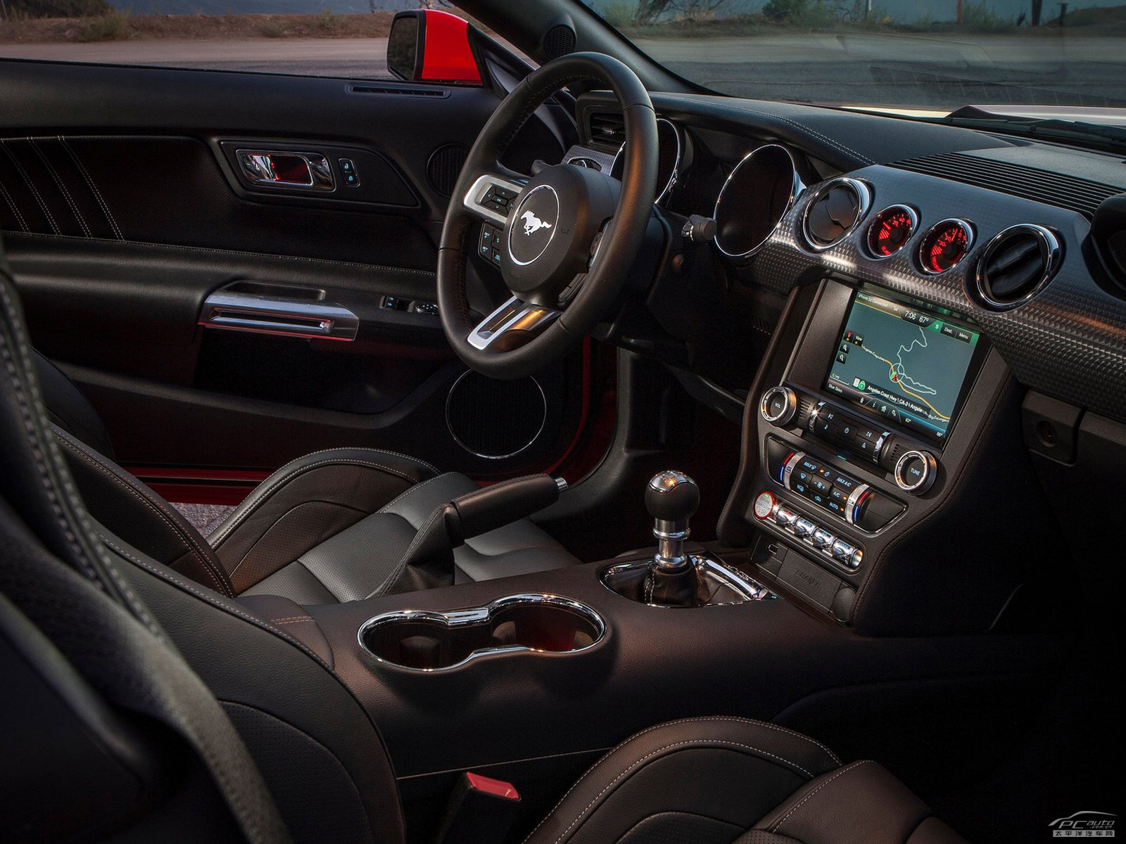 福特Mustang內(nèi)飾高清大圖