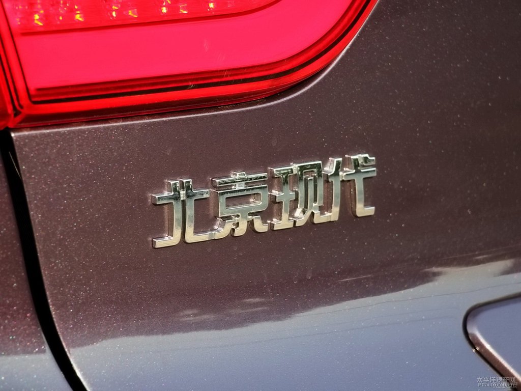 羅蘭紫北京現(xiàn)代ix25車尾外觀圖片