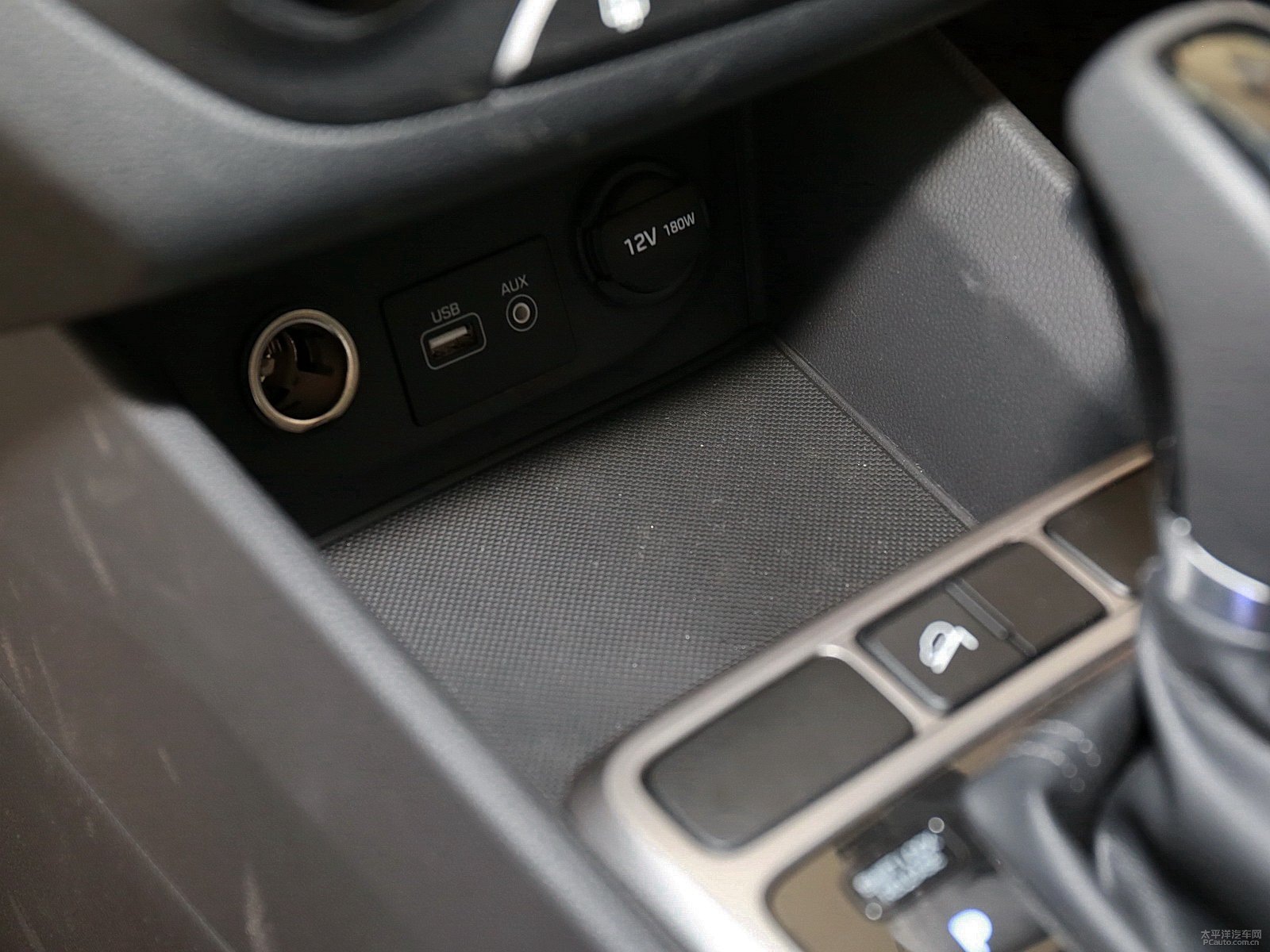 北京現(xiàn)代ix25空間高清大圖