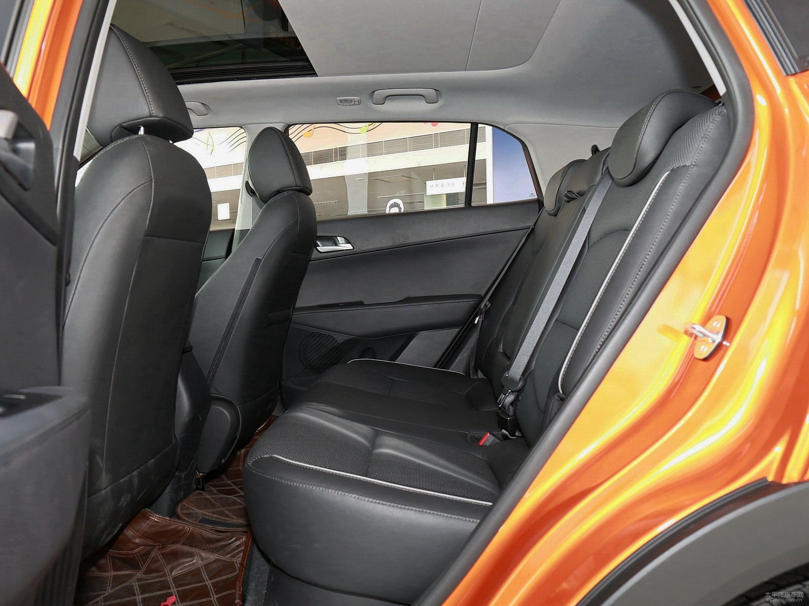 北京現(xiàn)代ix25空間高清大圖