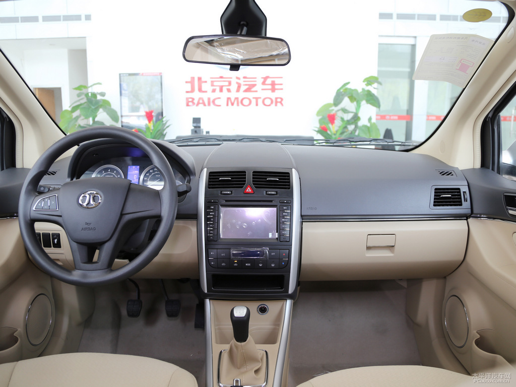 北京汽車E系列內(nèi)飾高清大圖