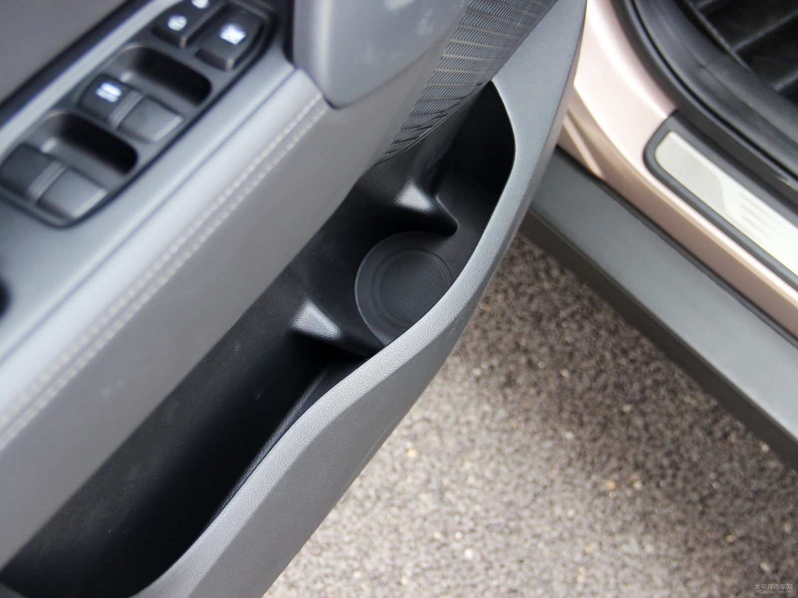 北京現(xiàn)代ix25空間高清大圖