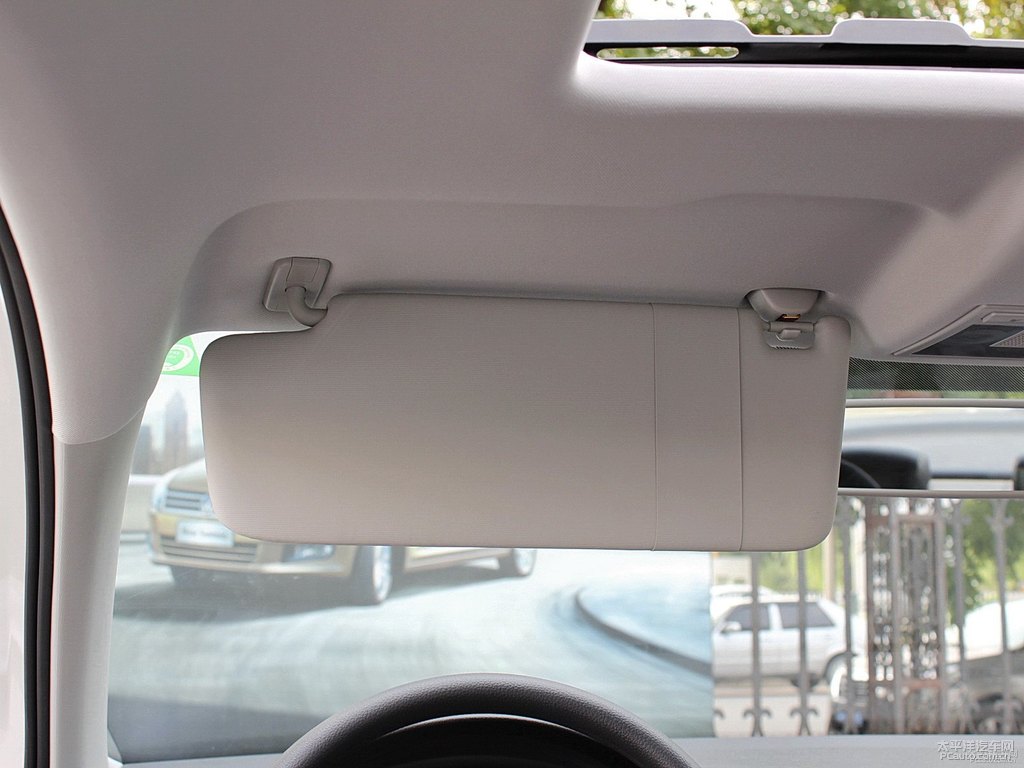 平安白桑塔納車廂內(nèi)飾圖片