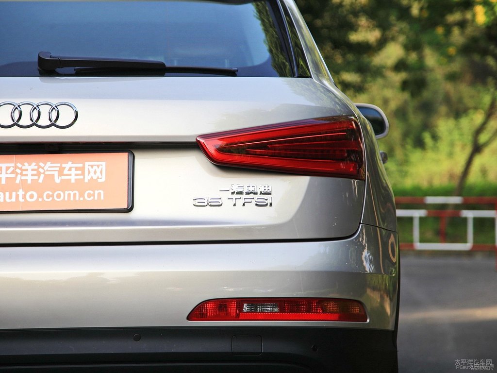 鉑金米奧迪Q3車尾外觀圖片