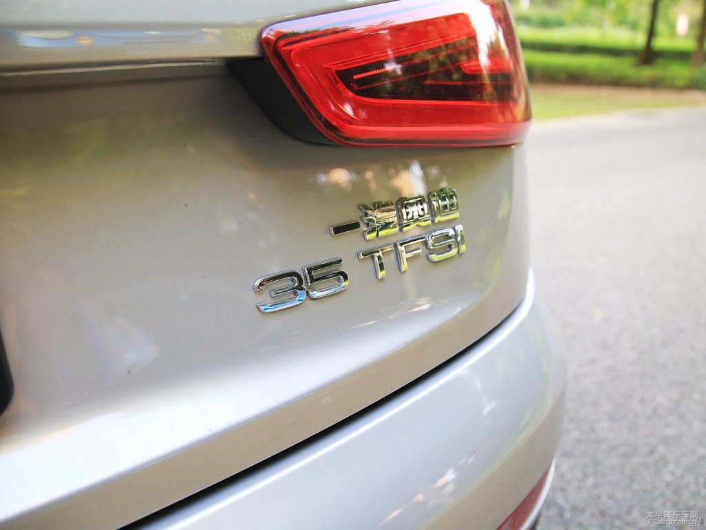鉑金米奧迪Q3車尾外觀圖片