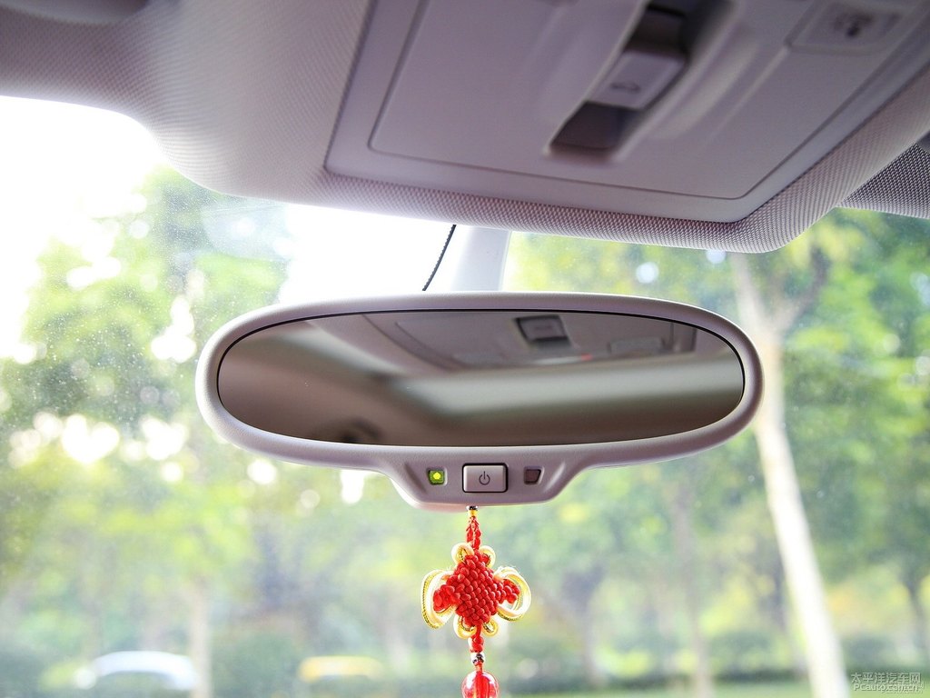 鉑金米奧迪Q3車廂內(nèi)飾圖片