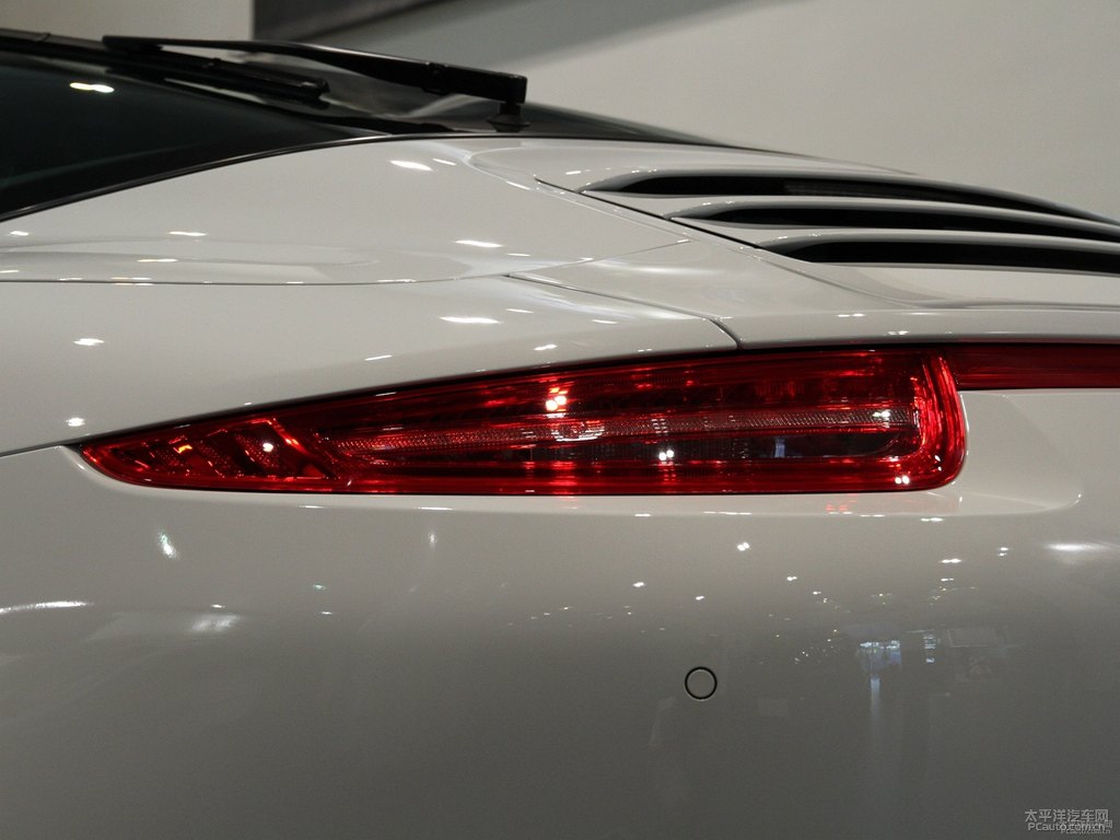 保時捷911車尾外觀圖片
