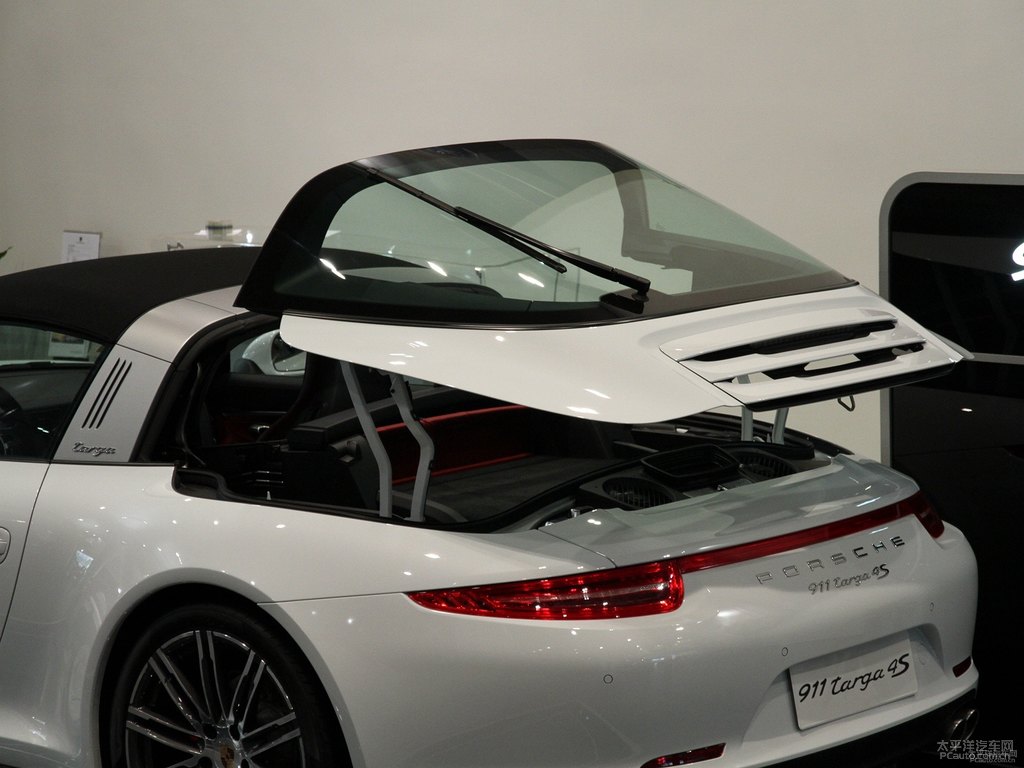 保時(shí)捷911車身外觀圖片