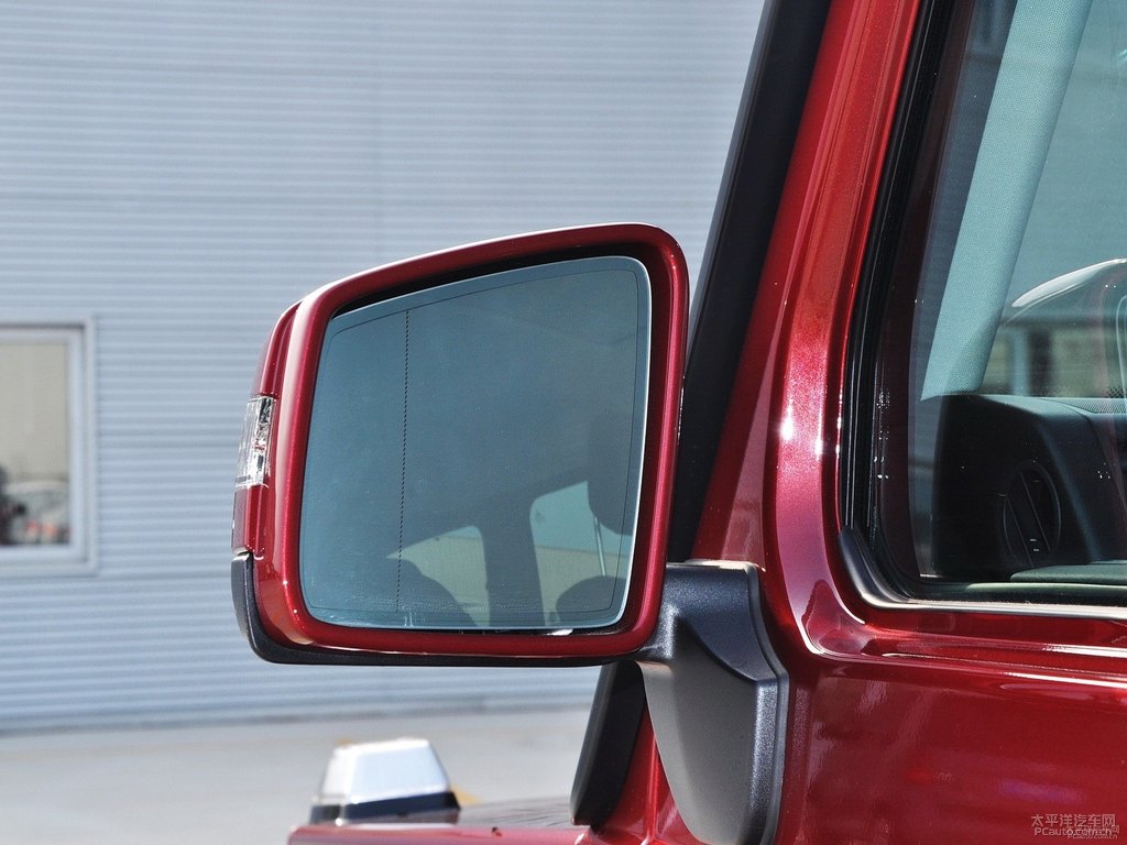 玄武皂石紅奔馳G級車身外觀圖片