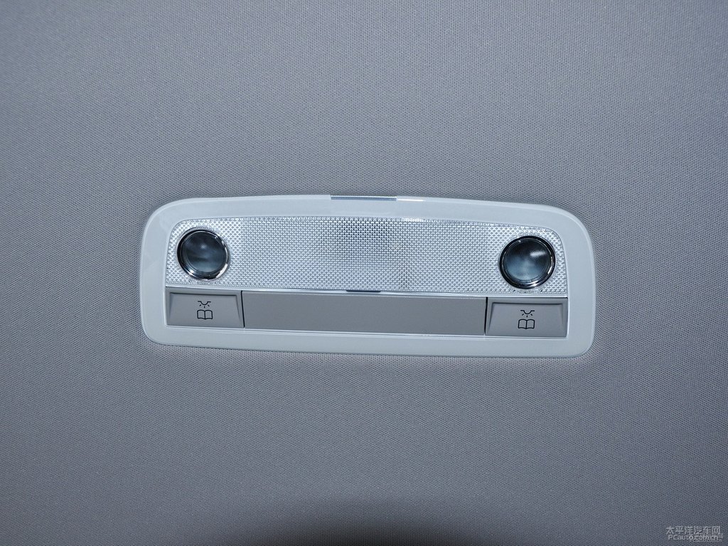 玄武皂石紅奔馳G級車廂內(nèi)飾圖片