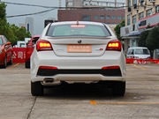 2015款 掀背 1.8T 90周年賽道冠軍版自動精英型 2015款 掀背 1.8T 90周年賽道冠軍版自動精英型