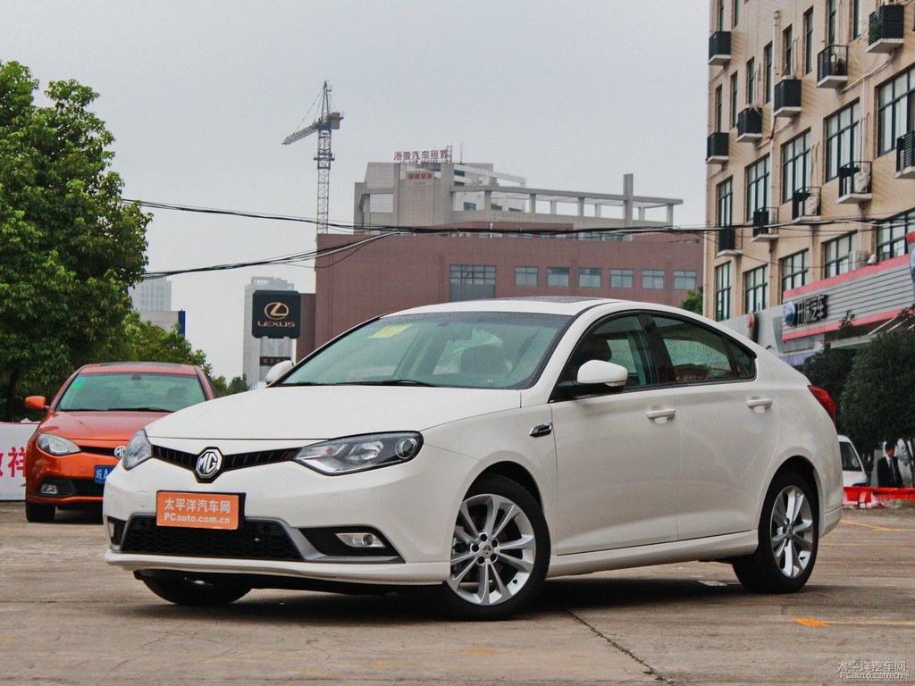圣峰白MG6整車外觀外觀圖片