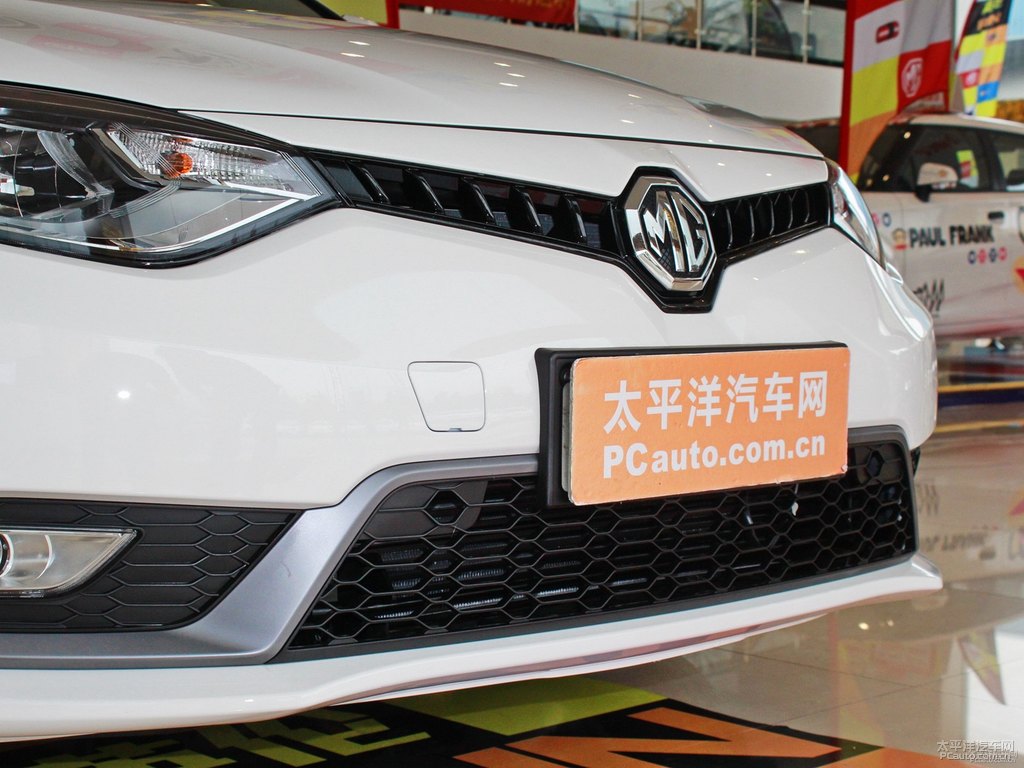 圣峰白MG6車頭外觀圖片