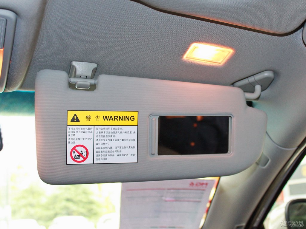 圣峰白MG6車廂內(nèi)飾圖片