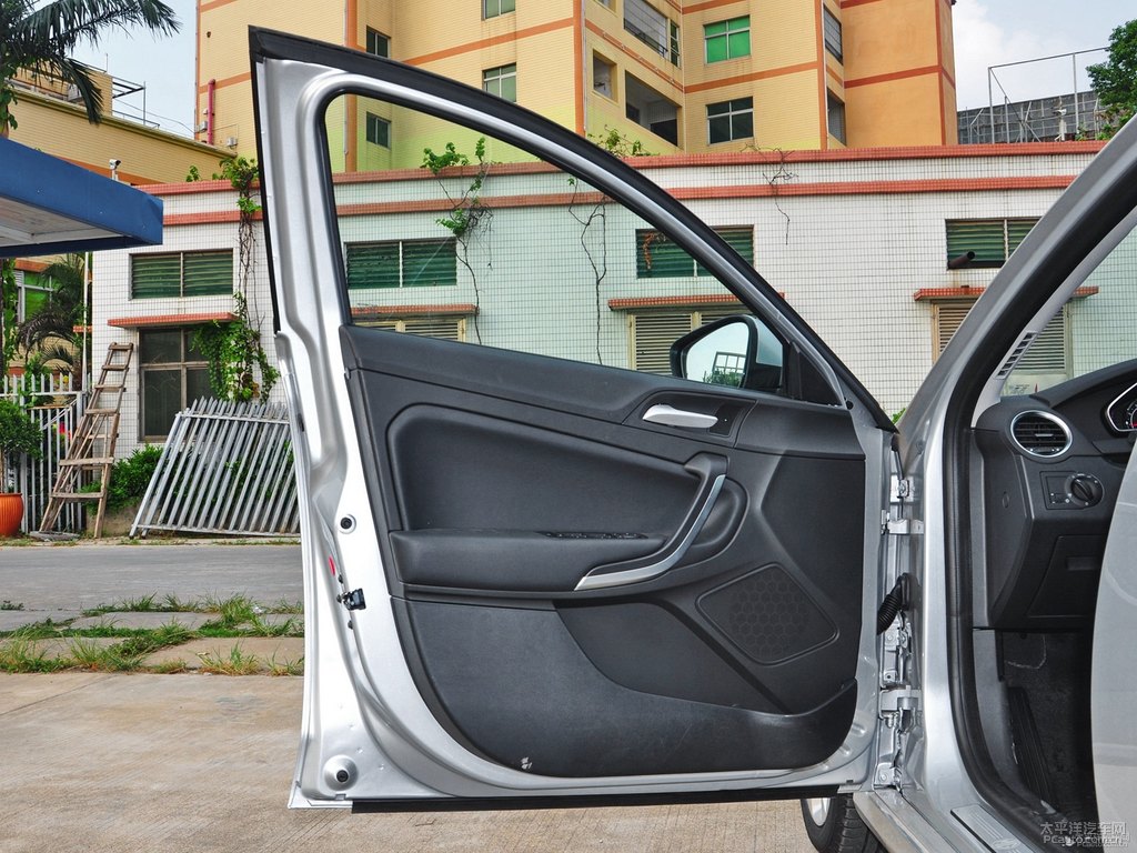 蘇格蘭銀MG6車廂內(nèi)飾圖片