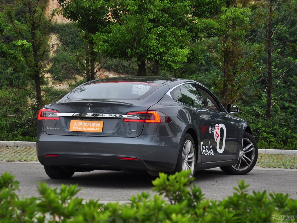 灰色Model S整车外观外观图片