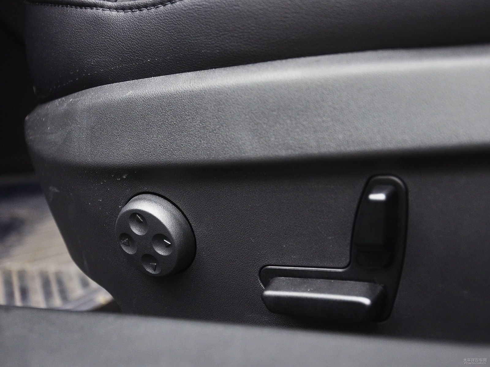 Model S內(nèi)飾高清大圖