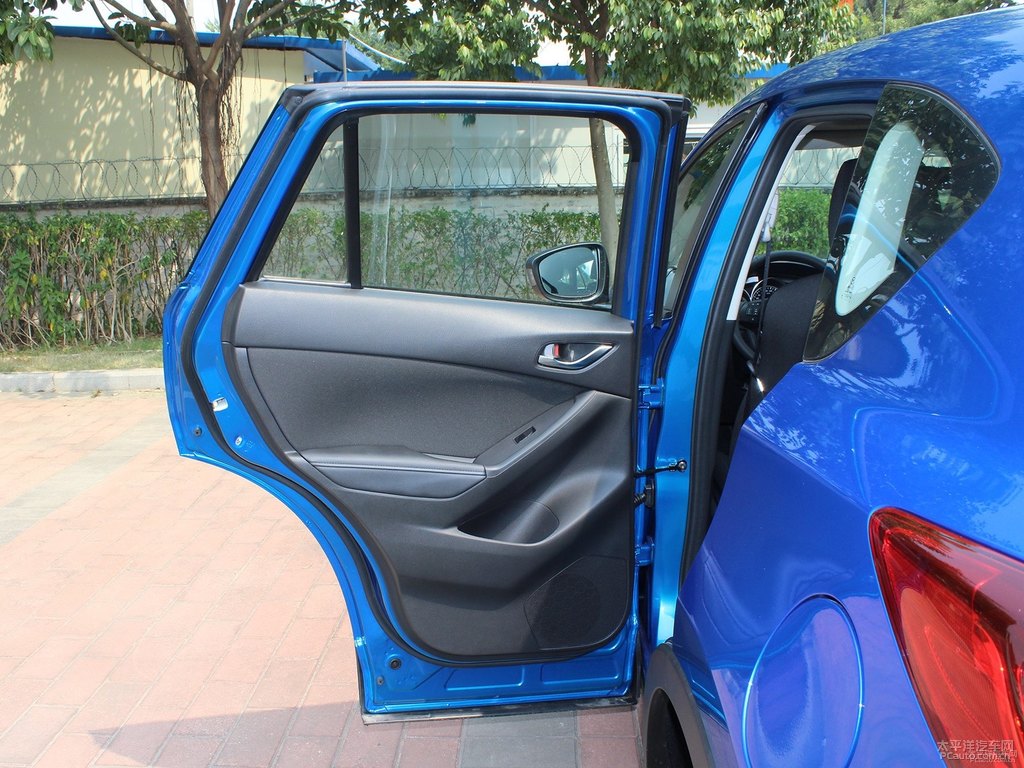 創(chuàng)馳藍(lán)馬自達(dá)CX-5車廂內(nèi)飾圖片