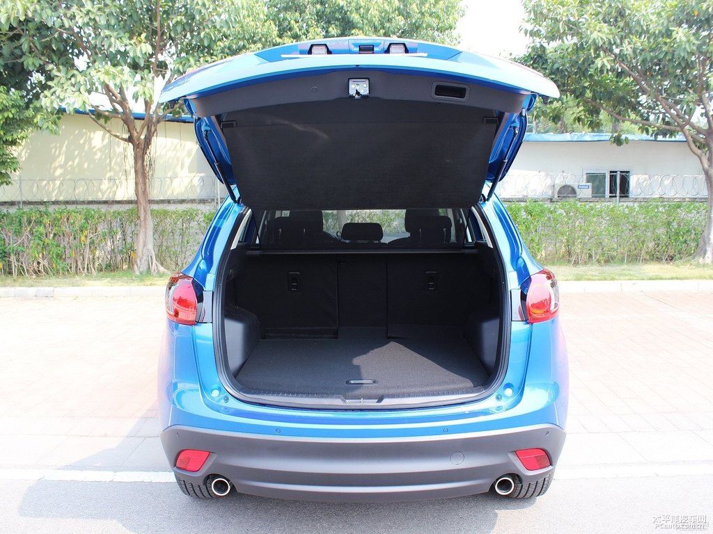 創(chuàng)馳藍(lán)馬自達(dá)CX-5后備廂空間圖片