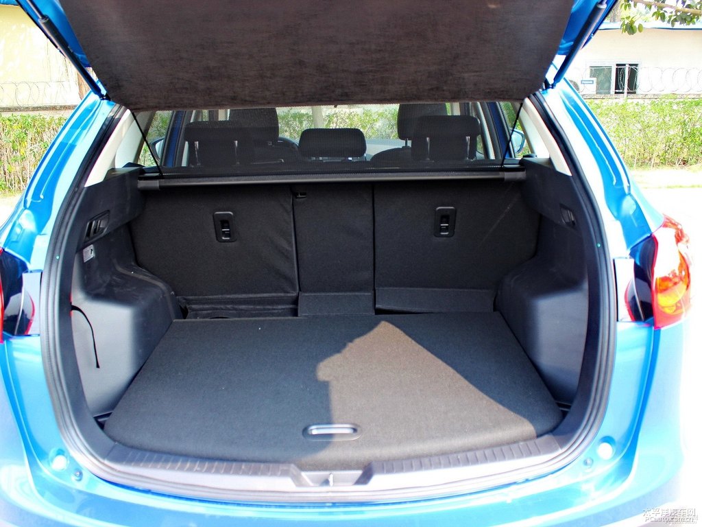 創(chuàng)馳藍(lán)馬自達(dá)CX-5后備廂空間圖片