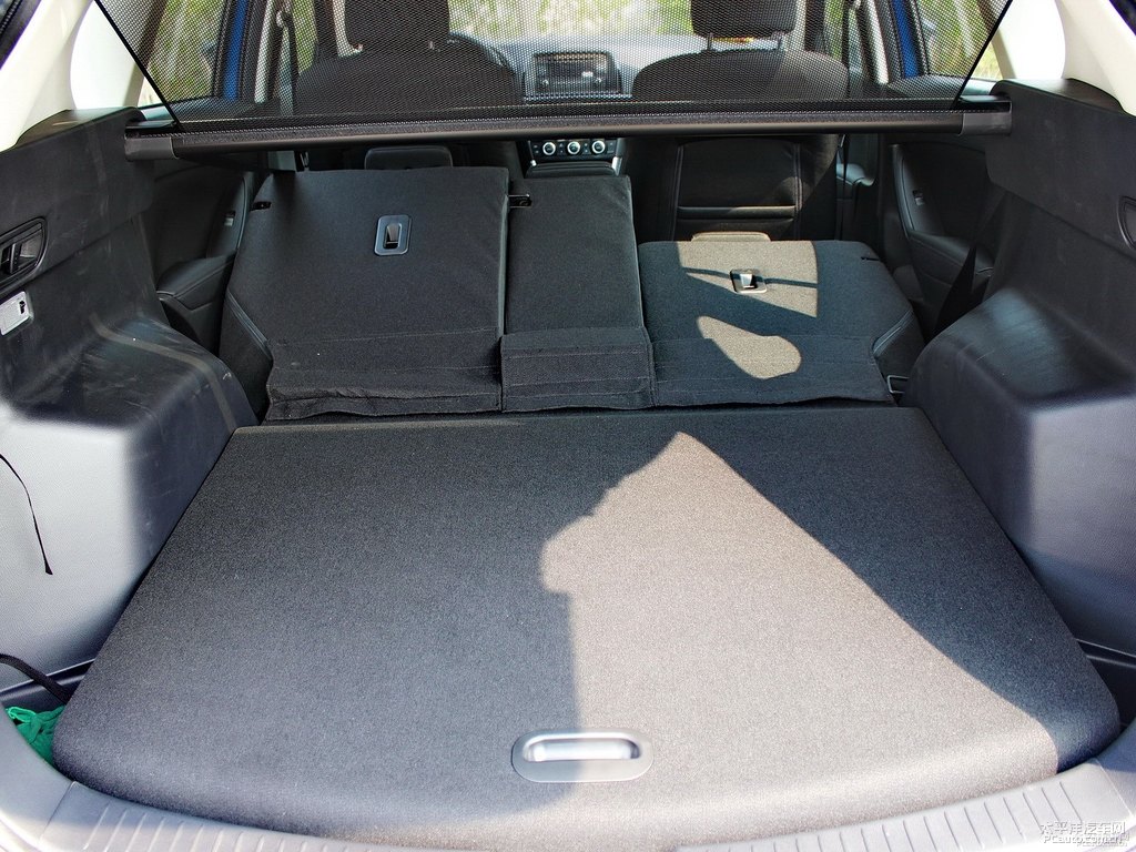 創(chuàng)馳藍(lán)馬自達(dá)CX-5后備廂空間圖片