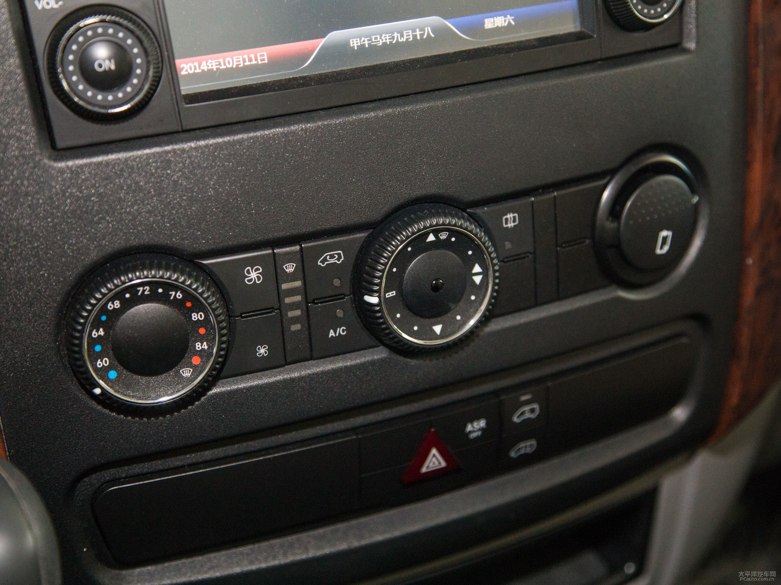 斯賓特內(nèi)飾高清大圖