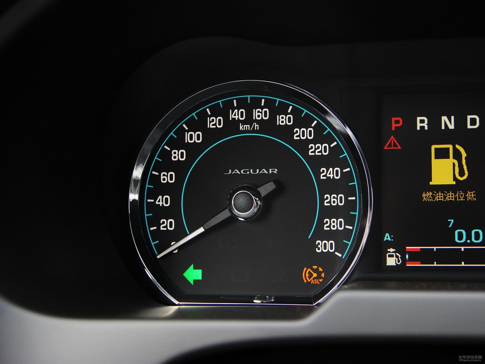 捷豹XF(進(jìn)口)內(nèi)飾高清大圖