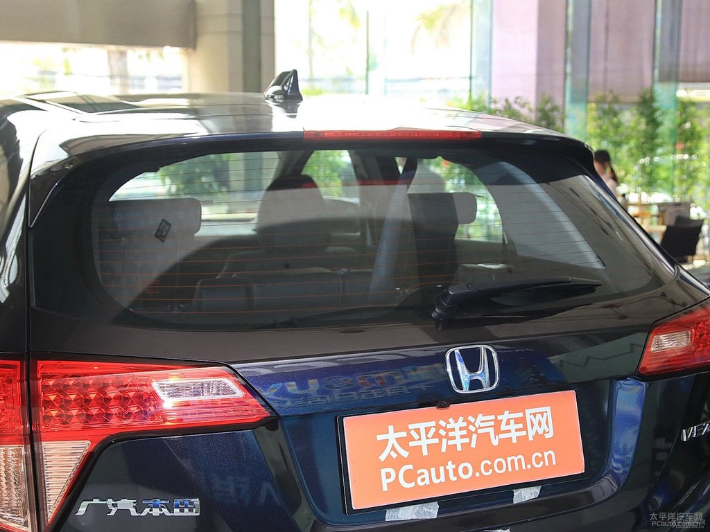 玫瑰黑繽智車尾外觀圖片