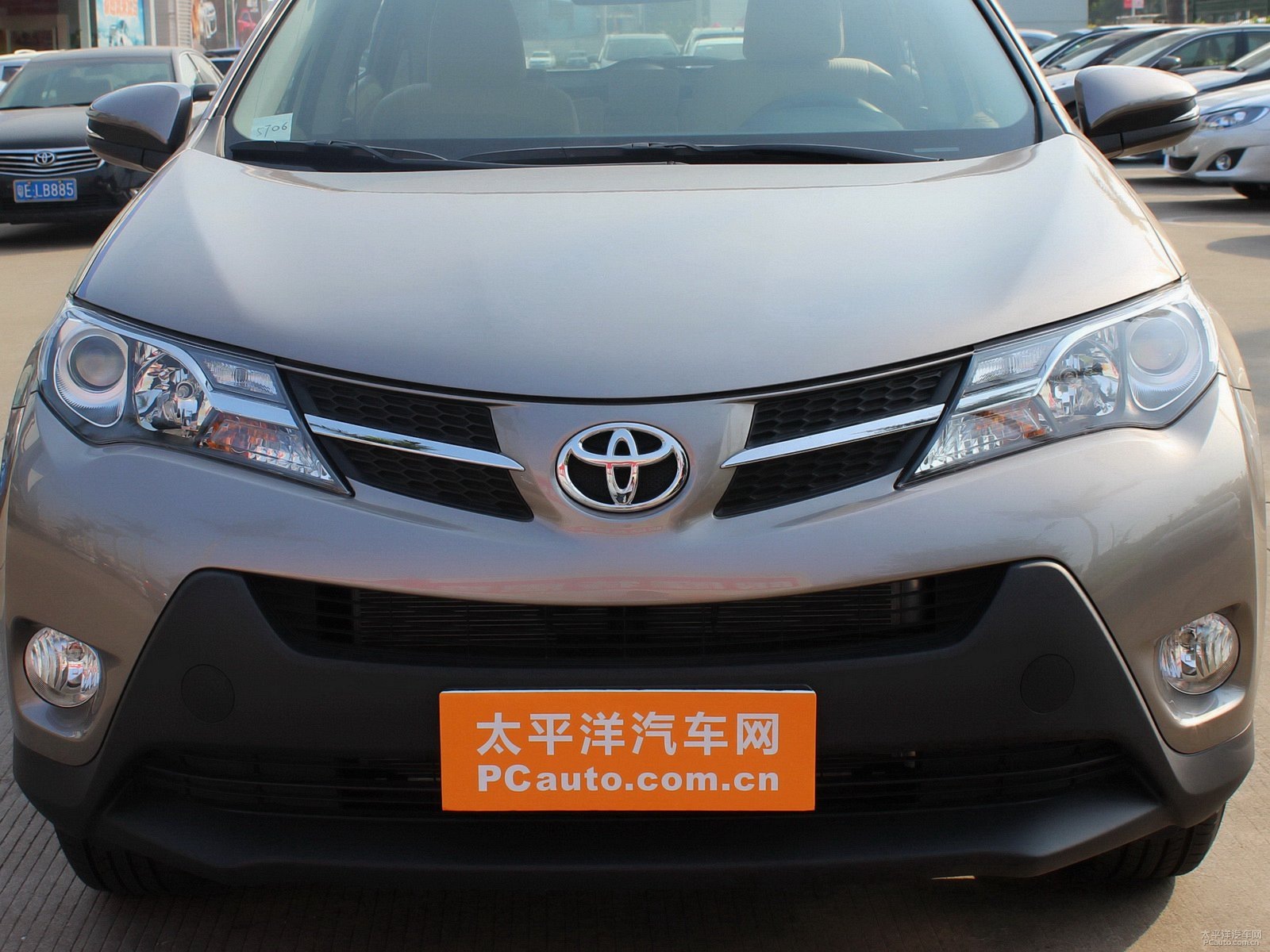 RAV4榮放外觀高清大圖