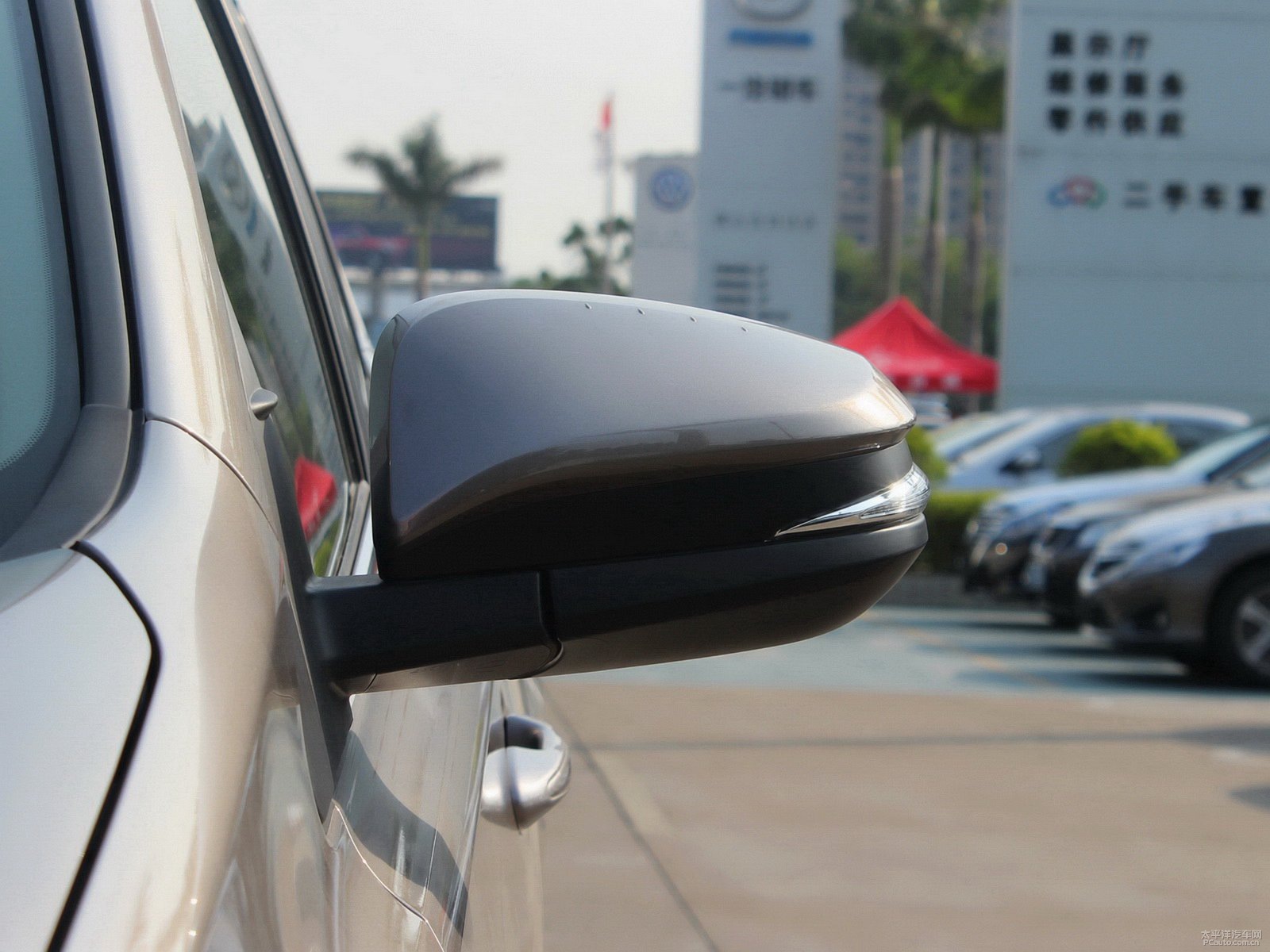 RAV4榮放外觀(guān)高清大圖