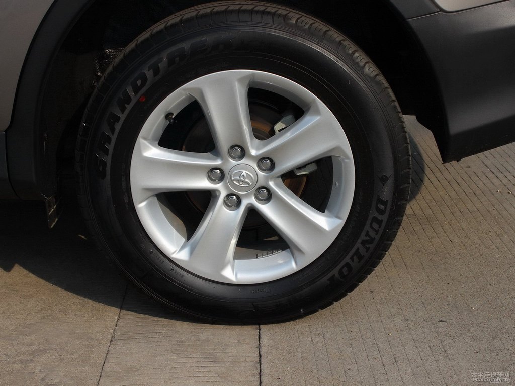 RAV4榮放車身外觀圖片