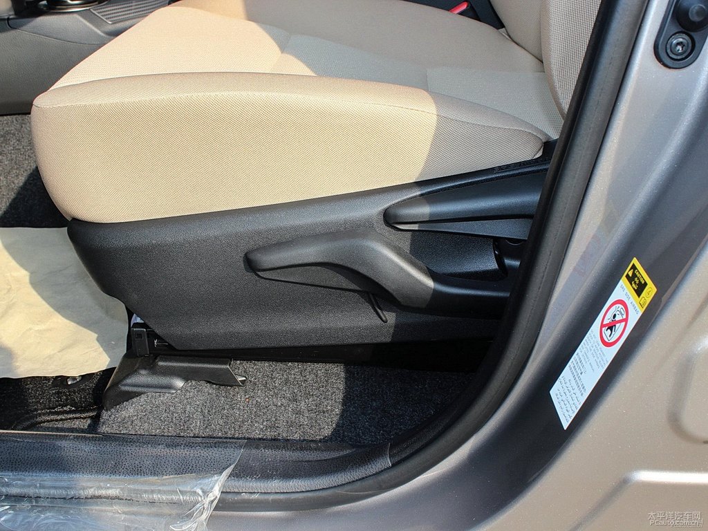 RAV4榮放座椅內飾圖片