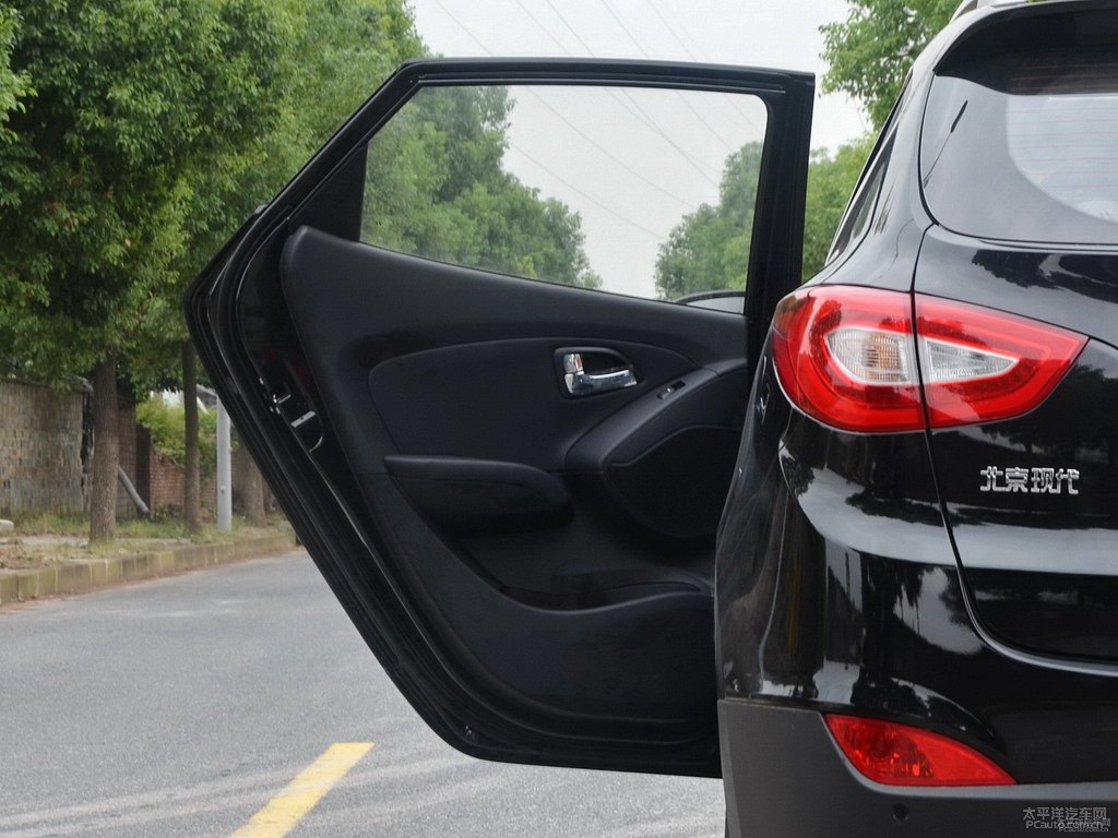 炫黑北京現(xiàn)代ix35車廂內(nèi)飾圖片