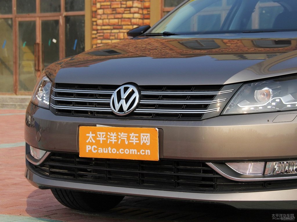 鈦金帕薩特車頭外觀圖片