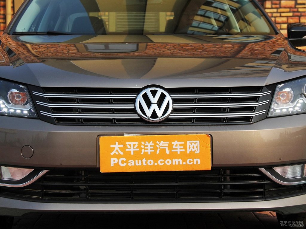 鈦金帕薩特車頭外觀圖片